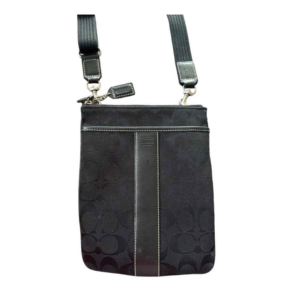 Coach Signature Black Swingpack crossbody